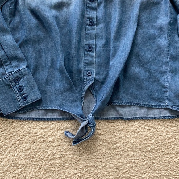 Cloth and Stone Chambray Tie Front Top - Picture 5 of 6